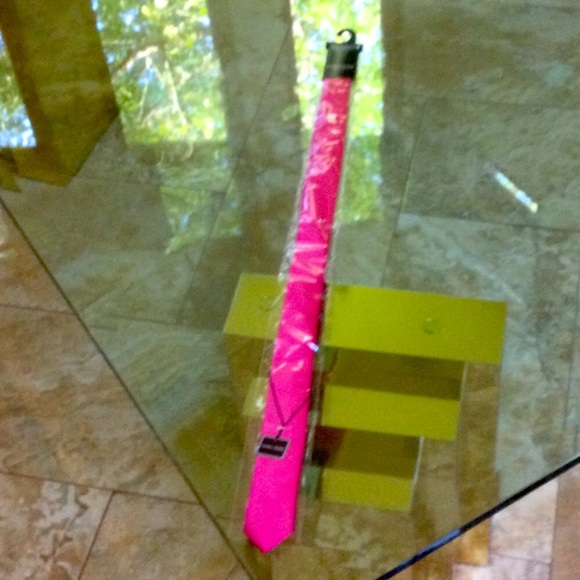 - Luciano Ferretti skinny 100% silk tie NWT - Picture 2 of 5